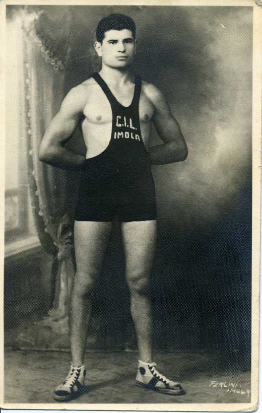 Bartilini Alfredo, nella foto che lo ritrae come campione di lotta greco-romana. Storia e memoria di Bologna.